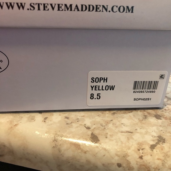 Steve Madden Yellow Heels Size 8.5 - Picture 5 of 5